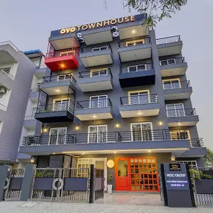 oyo-townhouse-101-golf-course-road.hotelsdelhi.org/
